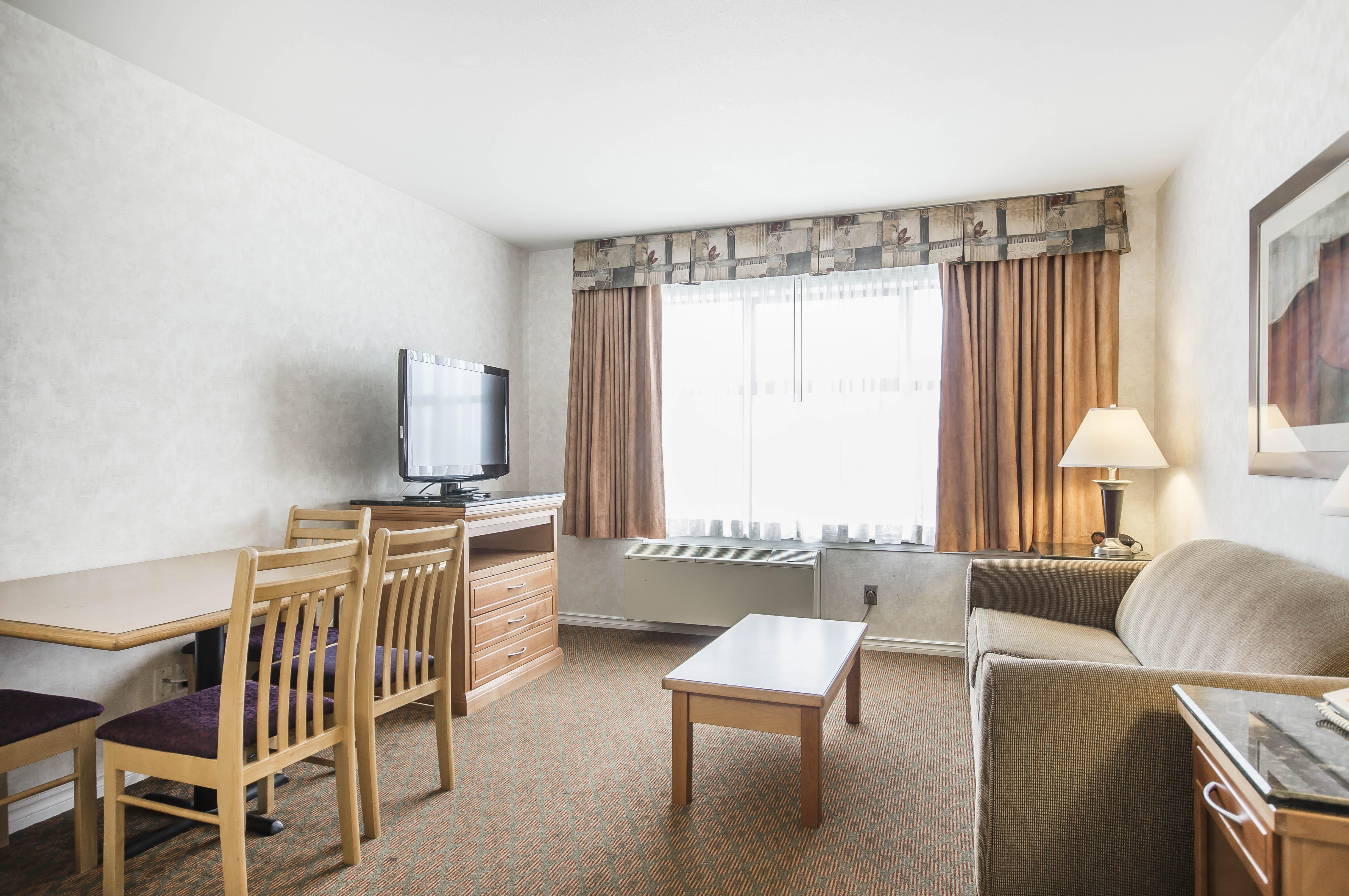 Prestige Kamloops Hotel Экстерьер фото